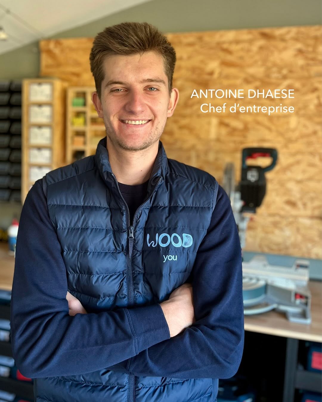 Antoine Dhaese, fondateur de WOOD YOU, dans son atelier de menuiserie